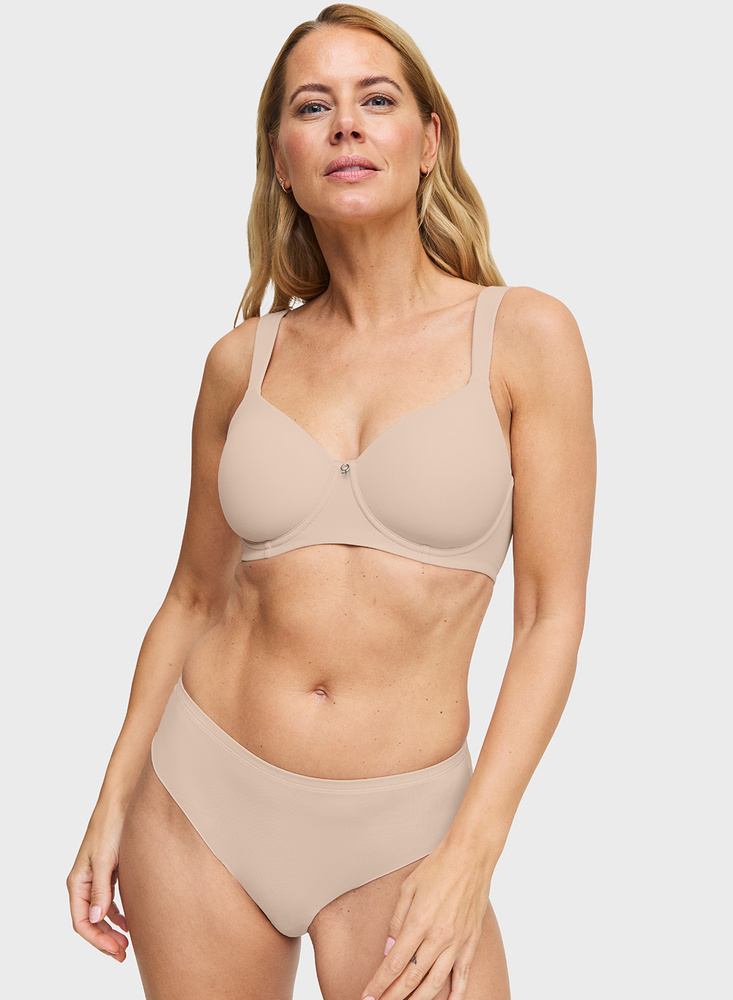 Pure Shape wire bra padded cups